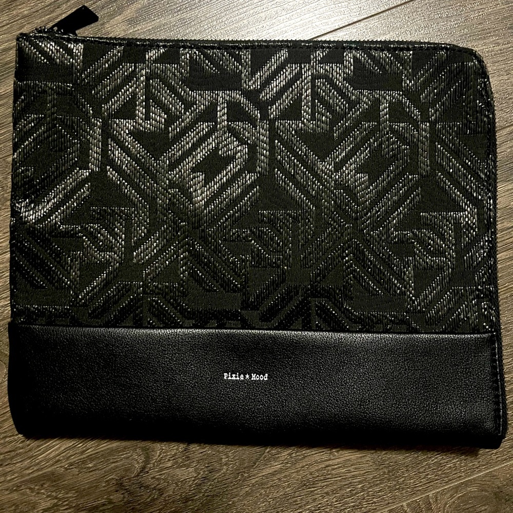 Pixie Mood travel organizer